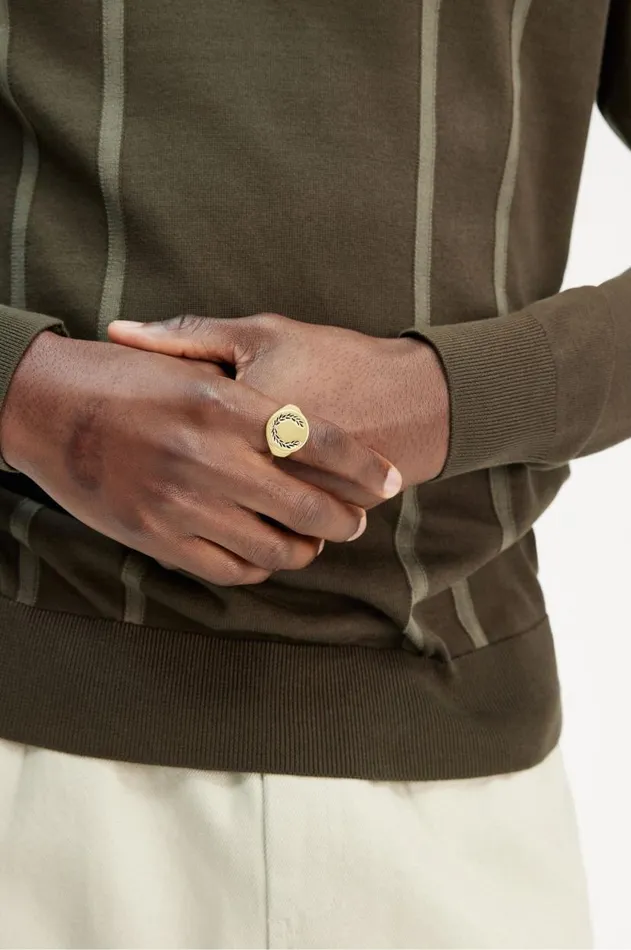 MenWomen Other Accessories Fred Perry Laurel Wreath Ring Shiny Gold