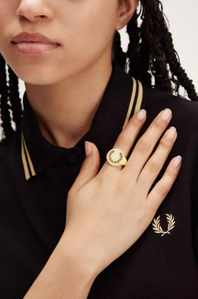 MenWomen Other Accessories Fred Perry Laurel Wreath Ring Shiny Gold