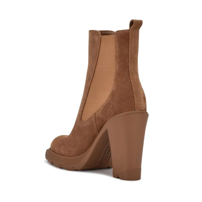 Ream Chelsea Heeled Booties Medium Natural Suede Women Nine West Boots and Booties
