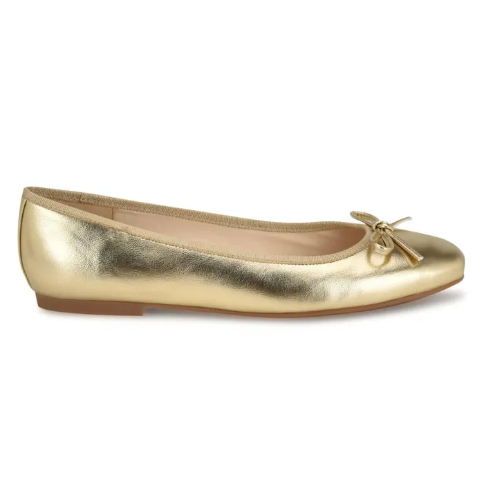 Tootsy Ballet Flats Platino Women Nine West Flats and Loafers