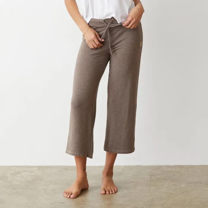 Women Sweats MONROW Supersoft Crop Lounge Pant Pecan