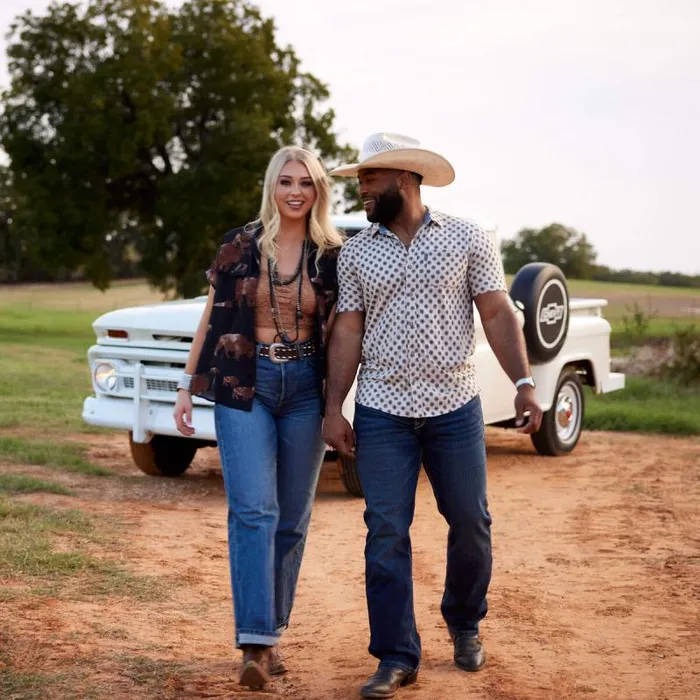 Women TShirts and Tops Ariat Badland Surplus Shirt Buffalo Print Women TShirts and Tops Ariat Badland Surplus Shirt Buffalo Print