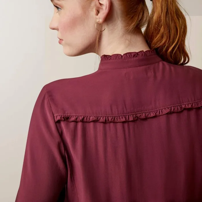 Women TShirts and Tops Ariat Clarion Blouse Tawny Port Women TShirts and Tops Ariat Clarion Blouse Tawny Port