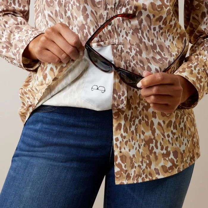 Women TShirts and Tops Ariat Western VentTEK Stretch Shirt Sophia Leopard Print Women TShirts and Tops Ariat Western VentTEK Stretch Shirt Sophia Leopard Print