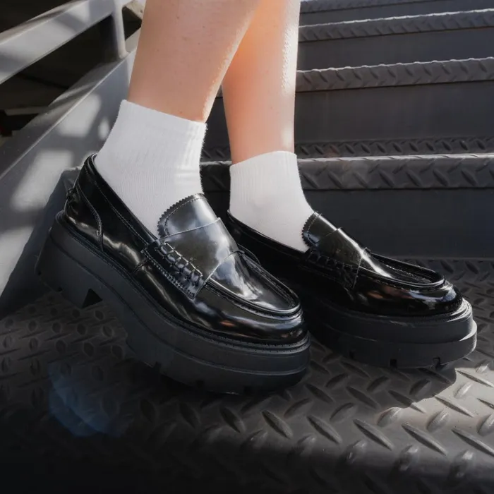Womens Gaven Black Leather Steve Madden Loafers and Flats