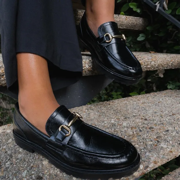 Womens Mistor Black Leather Steve Madden Loafers and Flats