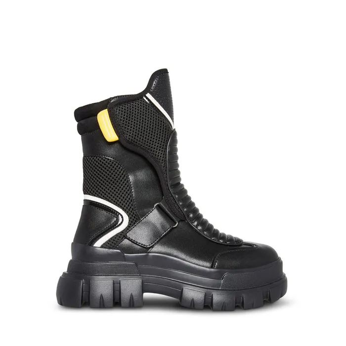 Womens Volt Black Leather Steve Madden Boots and Booties