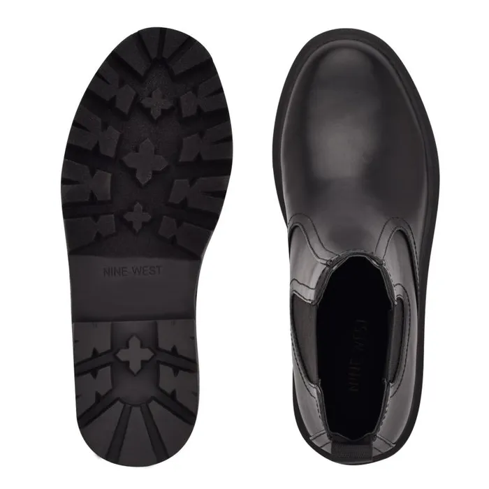Yullon Lug Sole Chelsea Booties Black Women Nine West Boots and Booties